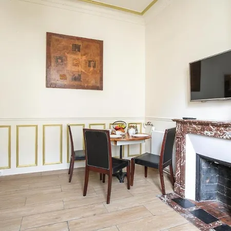 Elegante Haussmannienne Au Coeur Du 6eme Parijs