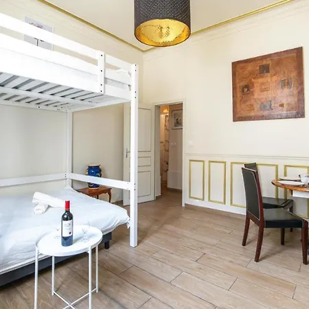 Elegante Haussmannienne Au Coeur Du 6eme